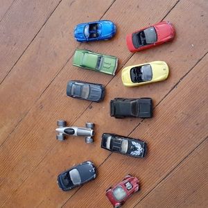 Hotwheels Matchbox welly maisto yatming redline misc lot of cars. (10 lot)